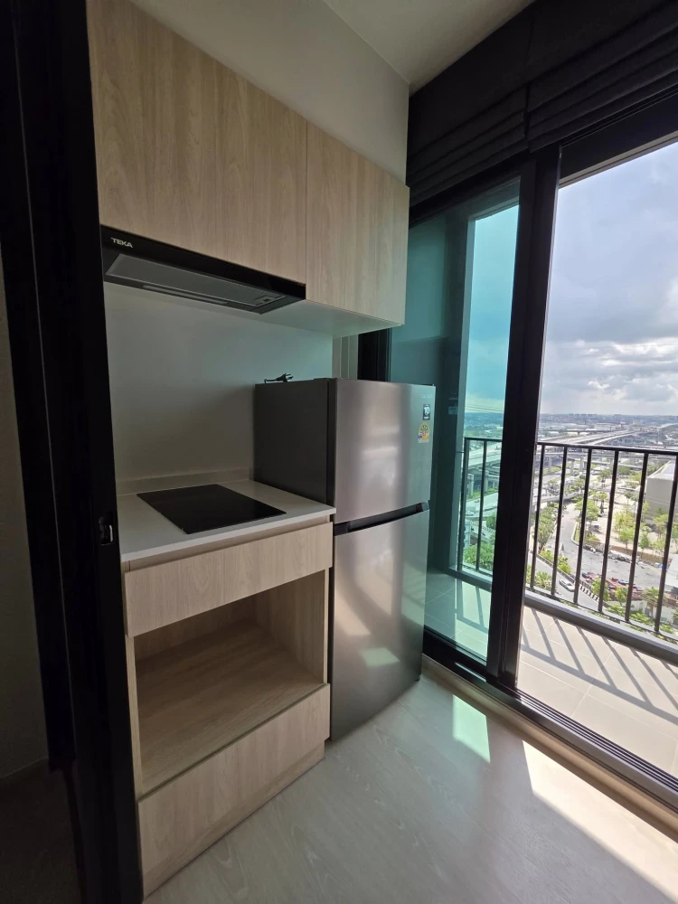 For rent: Noble NUE Mega Plus Bangna, a nice room with all built-in furniture. Hurry and reserve now!