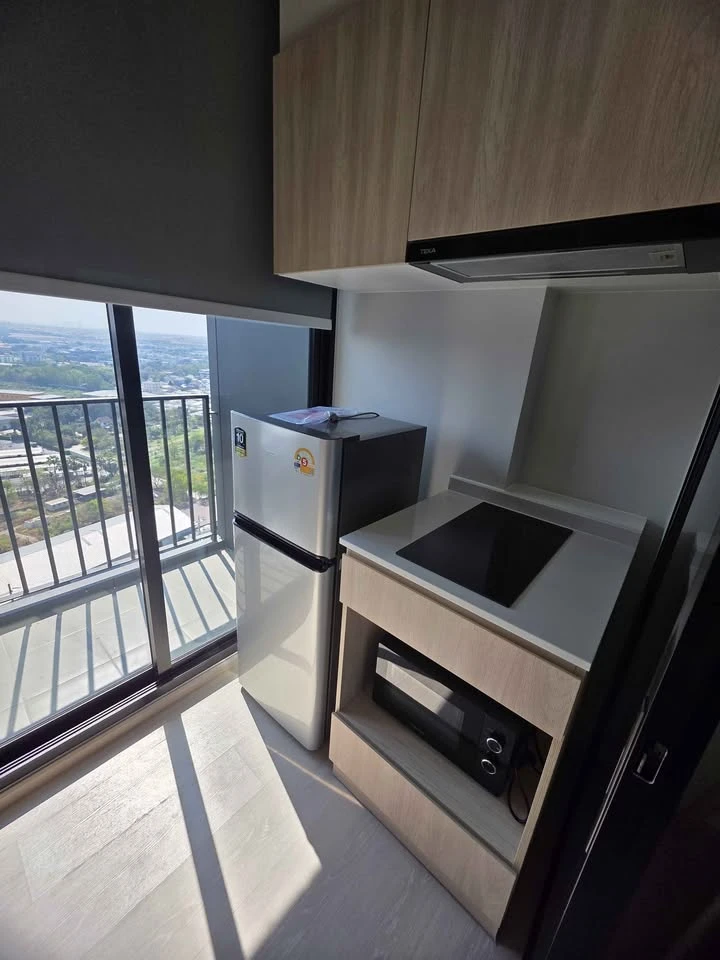 For rent: Noble NUE Mega Plus Bangna, ready to move in, furnished, complete with electrical appliances. Hurry and book now.