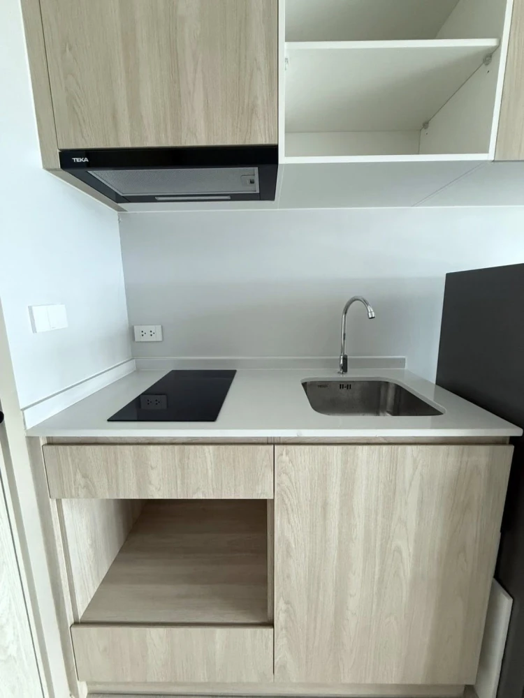 For rent: Noble NUE Mega Plus Bangna, studio room, built-in headboard, fully furnished, hurry and book now.