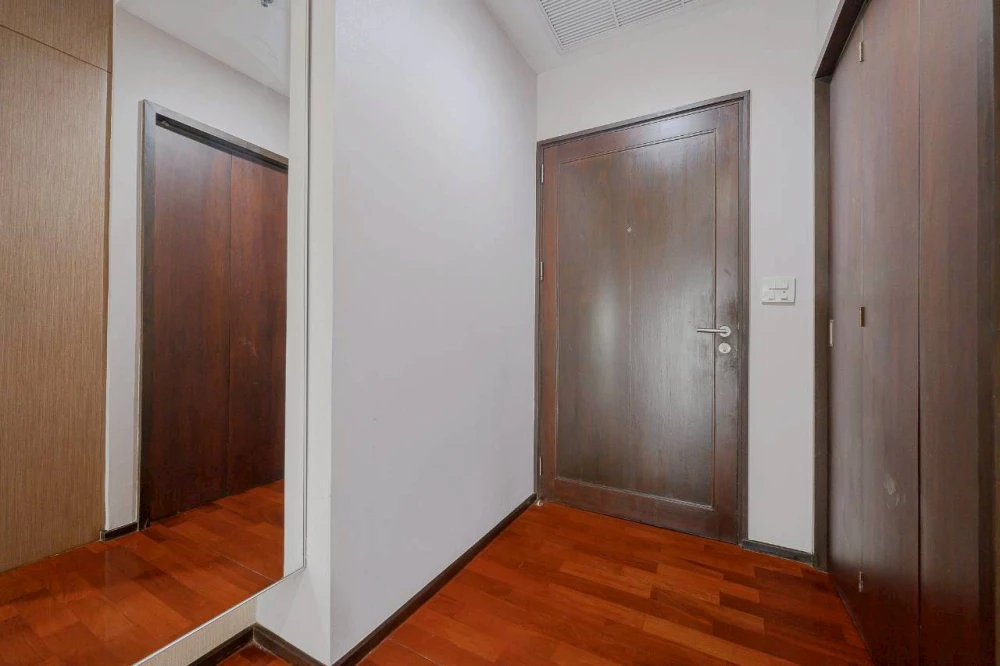 Noble Ora condo for rent, 7th floor. Nice unit, fully furnished. Book now!