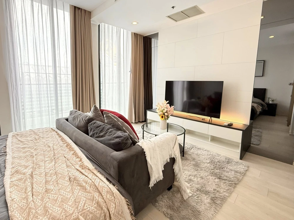For rent: NOBLE PLOENCHIT, fully furnished room, ready to move in, high floor, beautiful view, hurry and book now before it's gone!