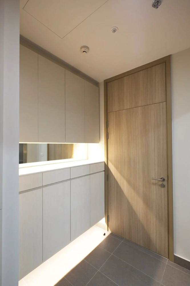 For rent: Noble Ploenjit, 16th floor, fully furnished, very livable. Book now, don't wait!