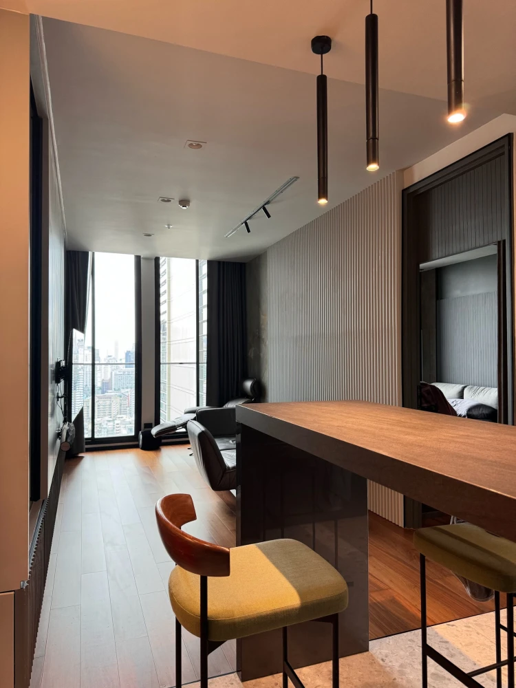 For rent: Noble Ploenjit, 27th floor, high floor, fully furnished, ready to move in. Book now! Don't miss out!