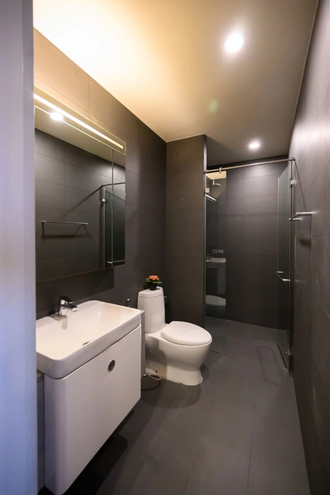 For rent: Noble Ploenjit, 41st floor, corner unit, city view, fully furnished, very livable. Book now!