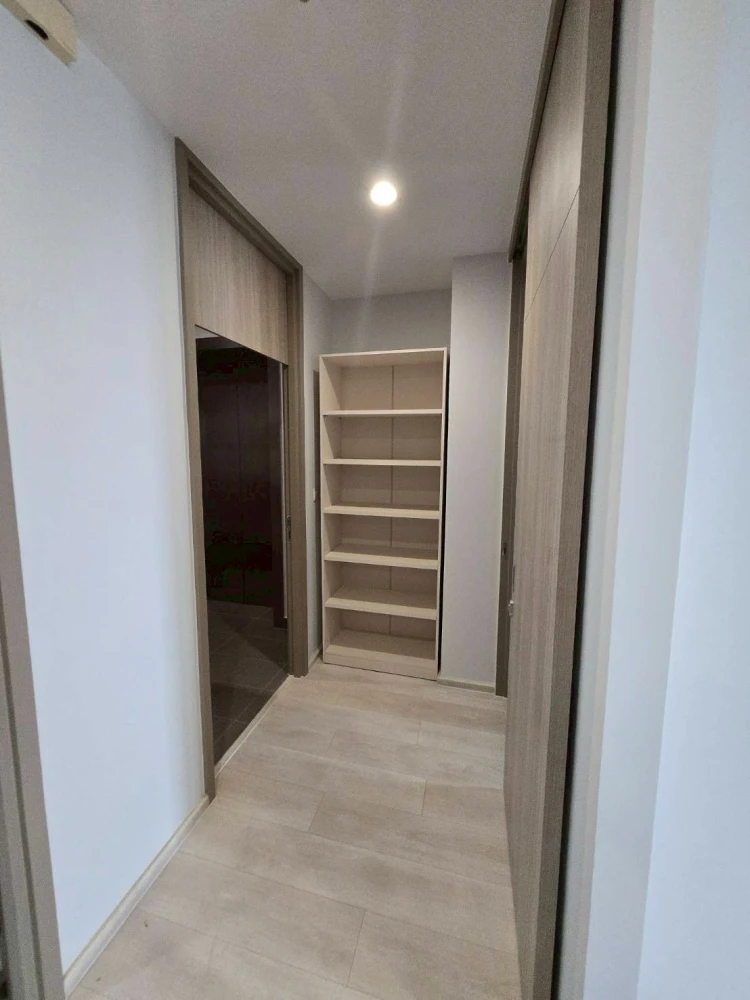 For rent: Noble Ploenjit, 9th floor, fully furnished, very livable. Book now! Limited time offer!