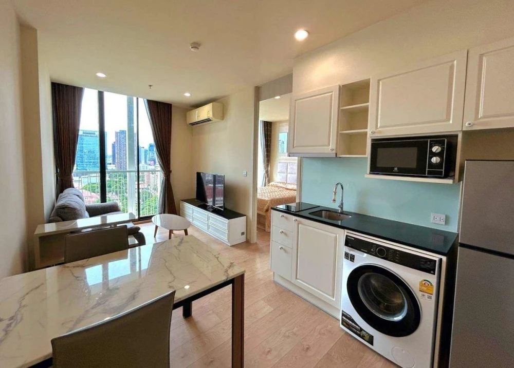 For rent: Noble Recole Sukhumvit 19, 19th floor, nice room, fully furnished, book now, don't miss out.