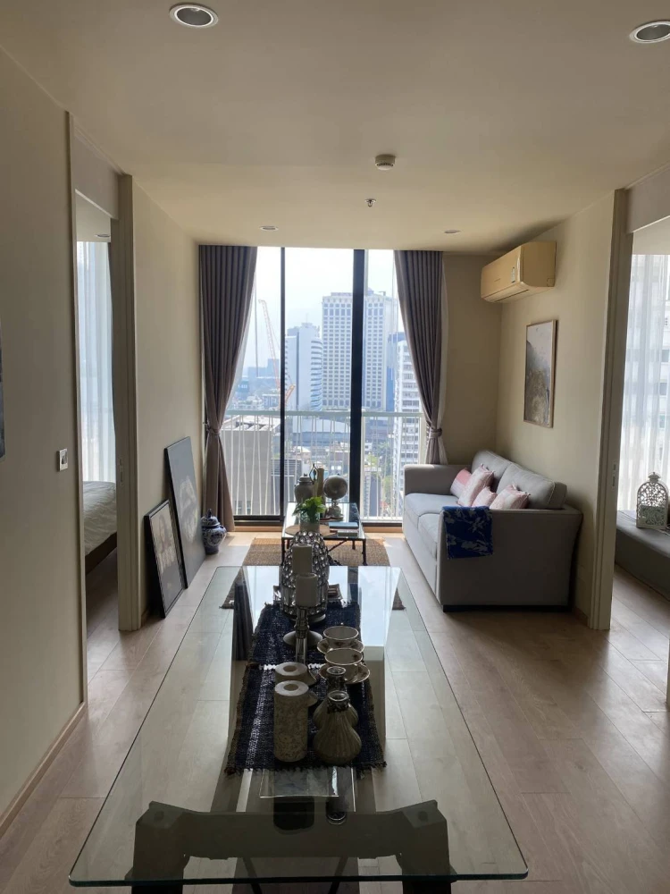 For rent: Noble Recole Sukhumvit 19, high floor unit, ready to move in, spacious and comfortable. Book now!