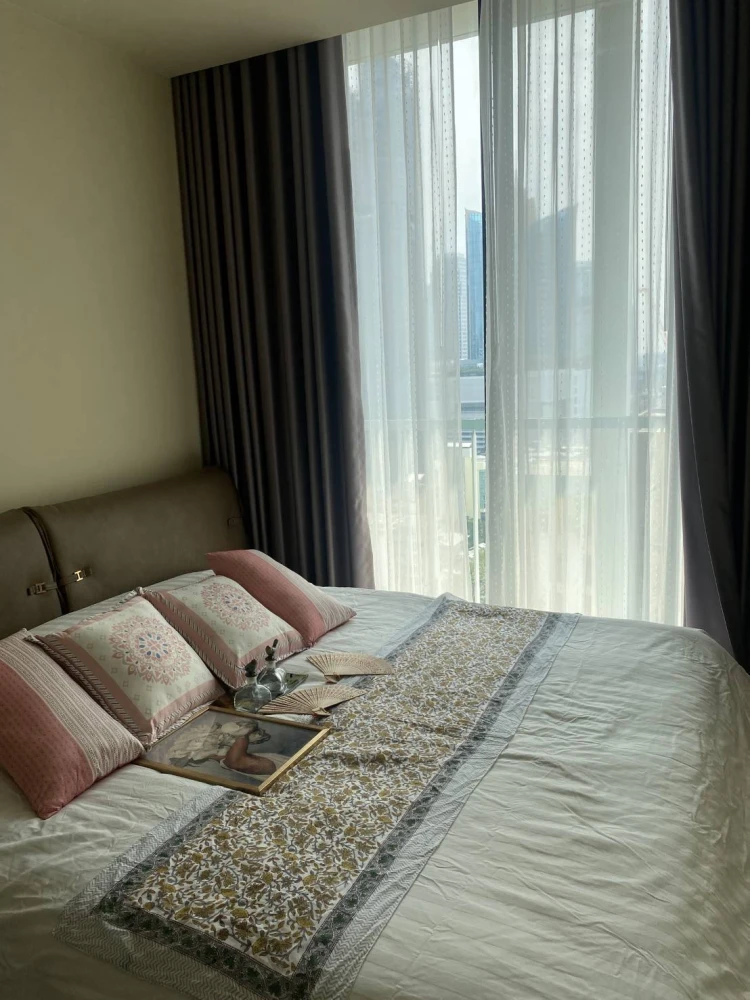 For rent: Noble Recole Sukhumvit 19, high floor unit, ready to move in, spacious and comfortable. Book now!