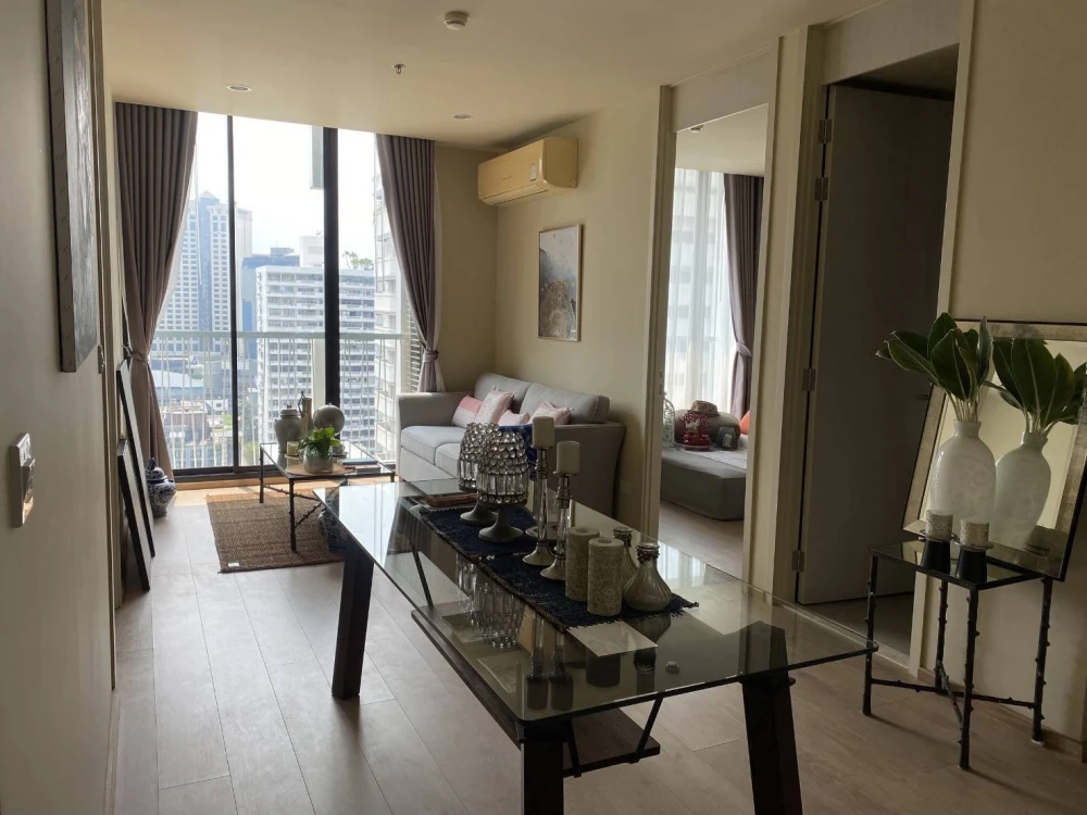 For rent: Noble Recole Sukhumvit 19, high floor unit, ready to move in, spacious and comfortable. Book now!