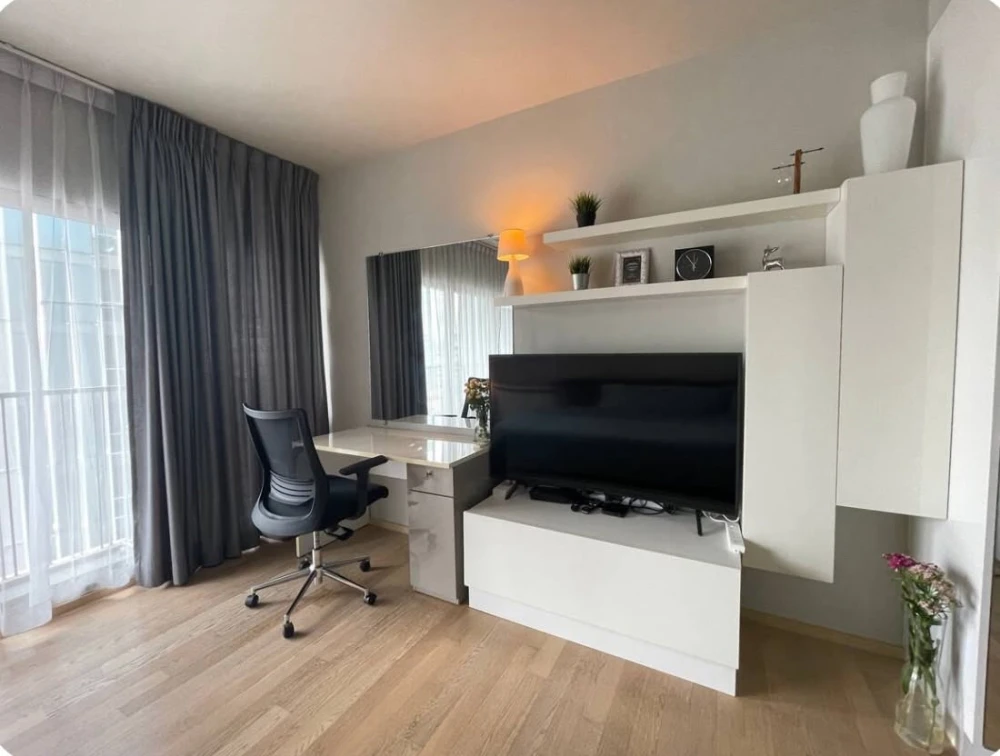 For rent: Noble Refine 1-bedroom apartment, fully furnished, in a great location with convenient transportation. Book now!
