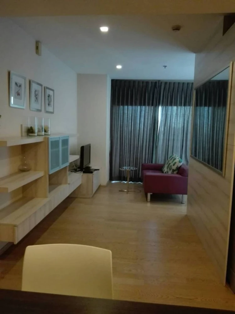 For rent: Noble Remix Sukhumvit 36, 15th floor, fully furnished unit, very livable. Book now!
