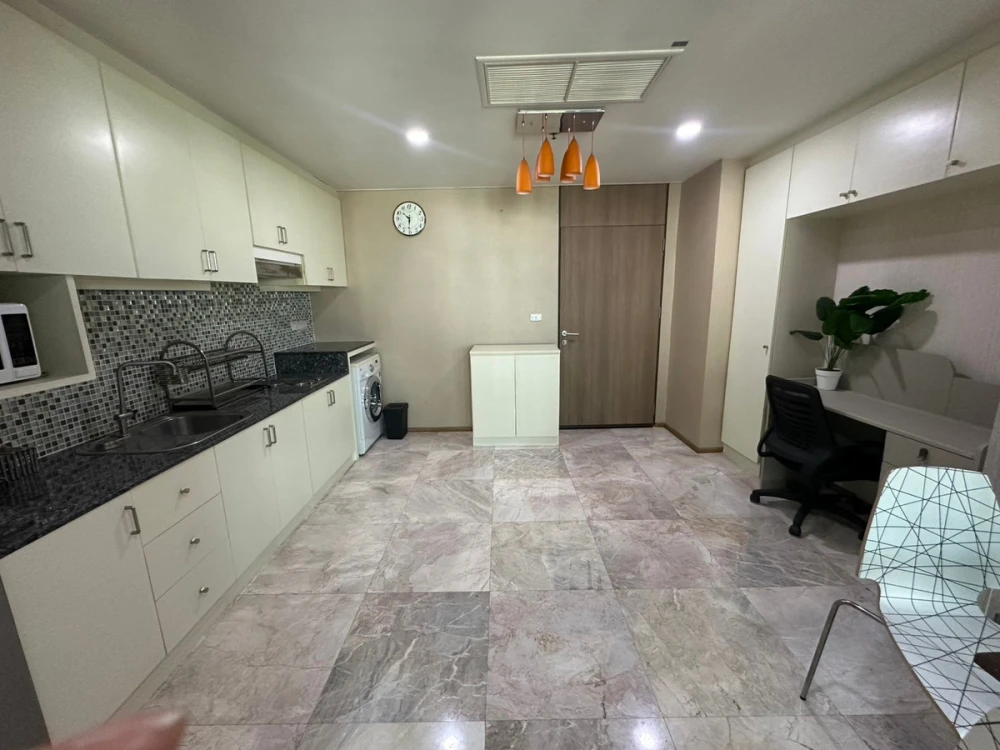 For rent: Noble Remix Sukhumvit 36, 23rd floor, fully furnished, very livable. Book now!