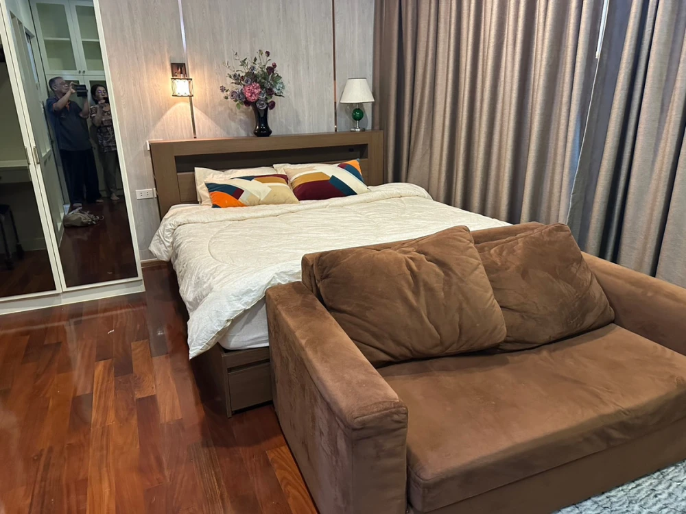 For rent: Noble Remix Sukhumvit 36, 23rd floor, fully furnished, very livable. Book now!