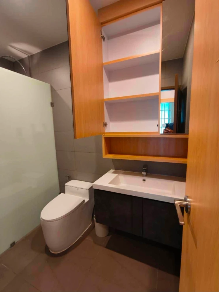 For rent: Noble Revent, 2-bedroom unit, spacious and fully furnished, ready to move in.