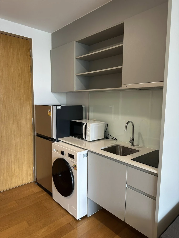 For rent: Noble Revo Silom, 1 bedroom, 1 bathroom. Fully furnished and equipped with appliances. Ready to move in!