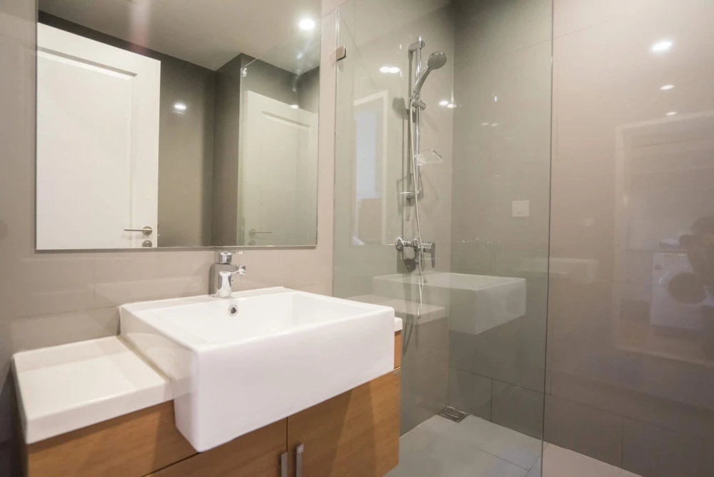 For rent: Noble Revo Silom, 15th floor, partitioned unit, fully furnished, very livable. Book now! (Hurry!)