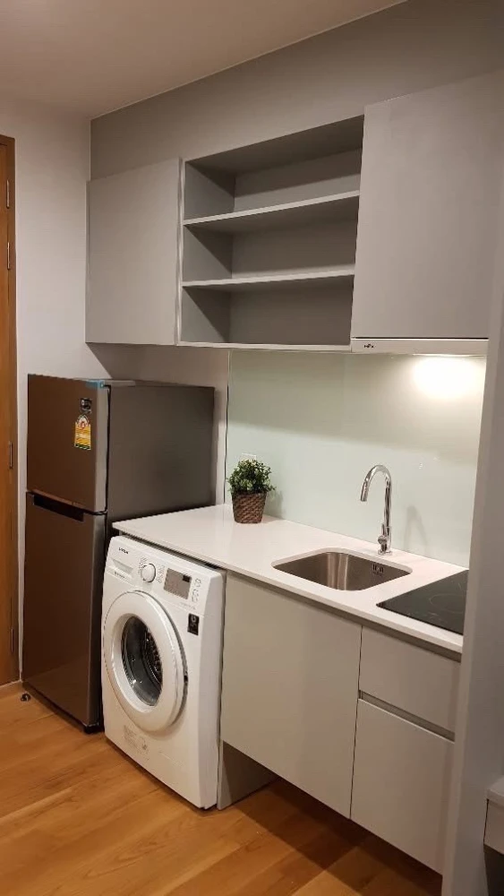 For rent: Noble Revo Silom, 15th floor, partitioned unit, fully furnished, very livable. Book now! (Hurry!)