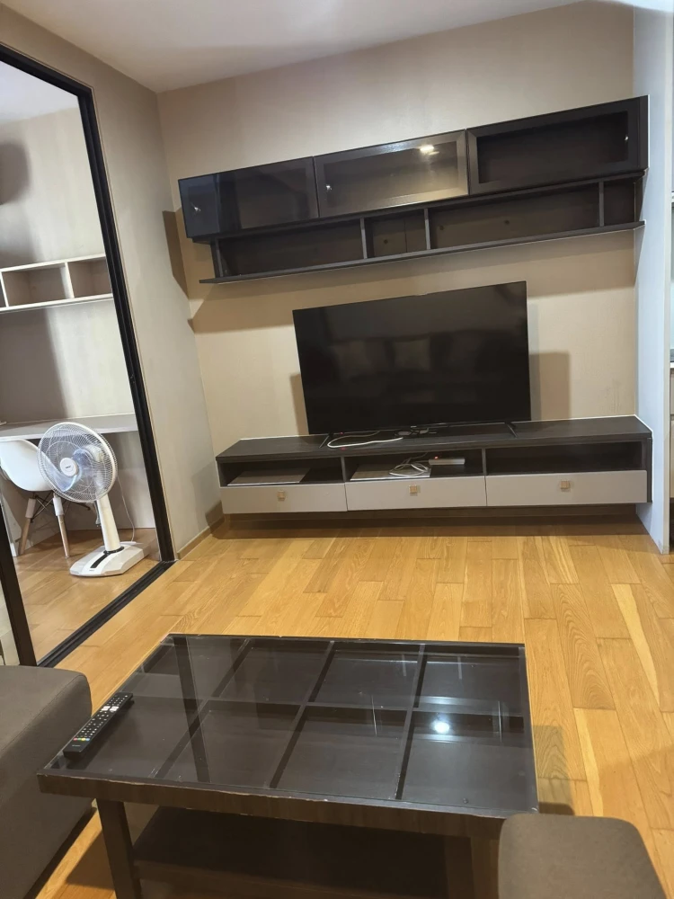 Noble Revo Silom condo for rent. Spacious, fully furnished. Book now!
