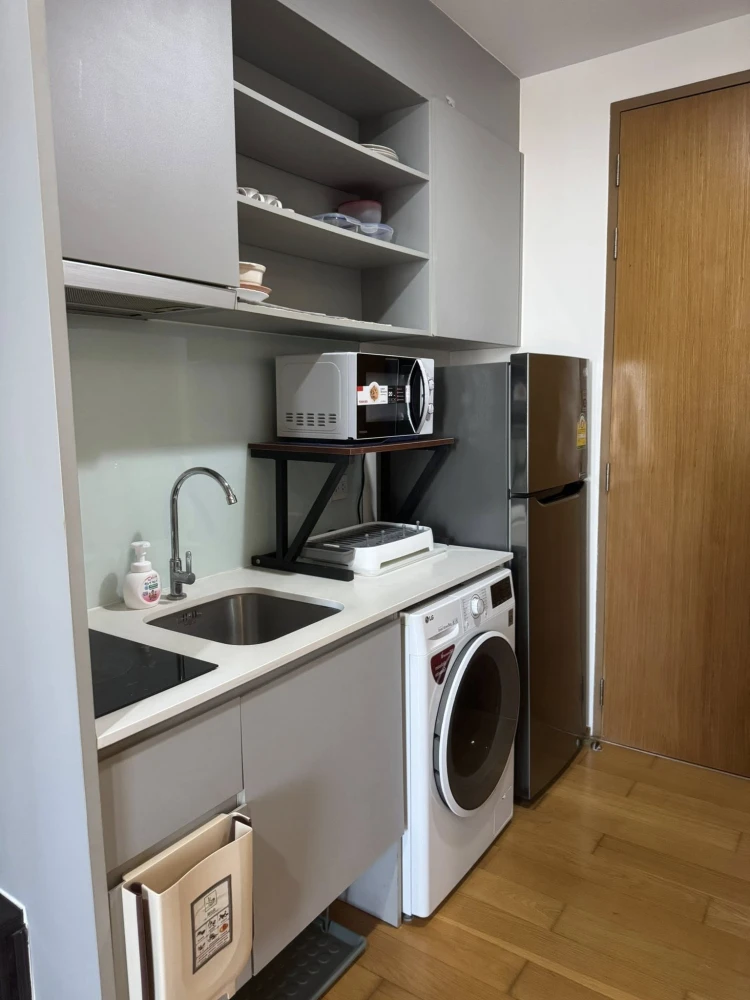 Noble Revo Silom condo for rent. Spacious, fully furnished. Book now!