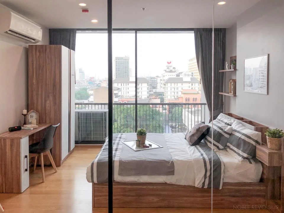 For rent: Noble Revo Silom, 9th floor, North side (view not blocked), well decorated, fully furnished, move in now, don't hesitate.