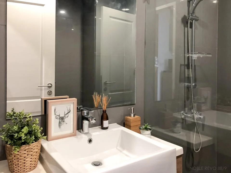 For rent: Noble Revo Silom, 9th floor, North side (view not blocked), well decorated, fully furnished, move in now, don't hesitate.