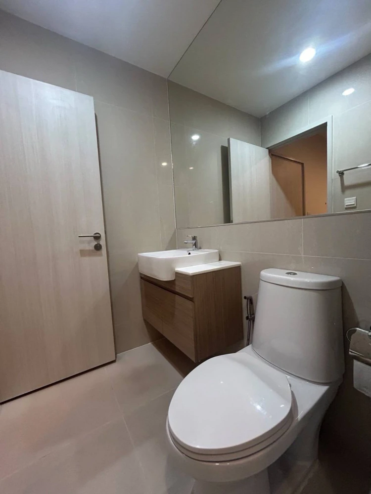 For rent: Noble Revolve Ratchada 2, 1 bedroom, 1 bathroom, open view, not blocked, see the city view from a high floor, book now.