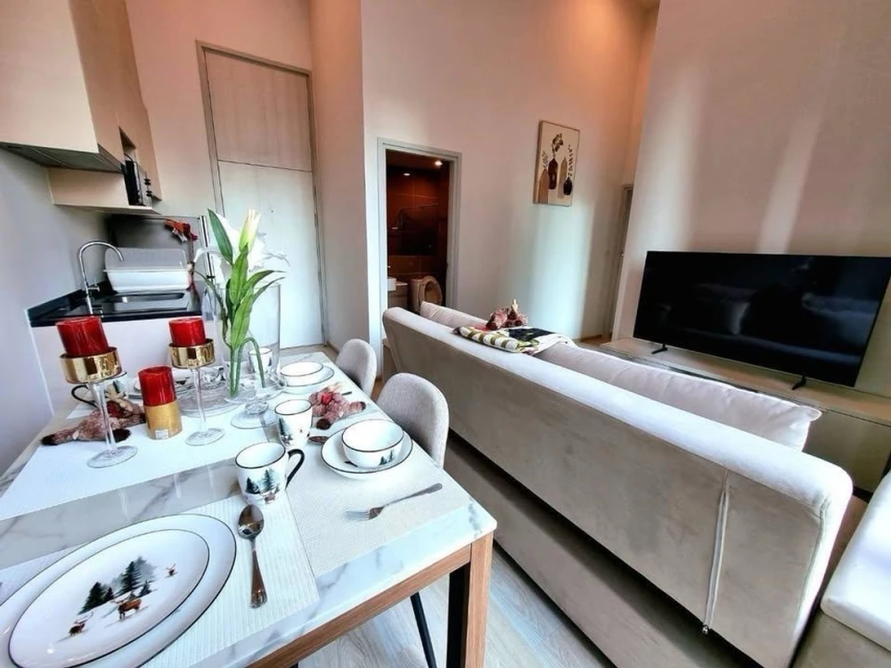 Noble Revolve Ratchada 2 condo for rent, fully furnished. Book now! Limited availability.