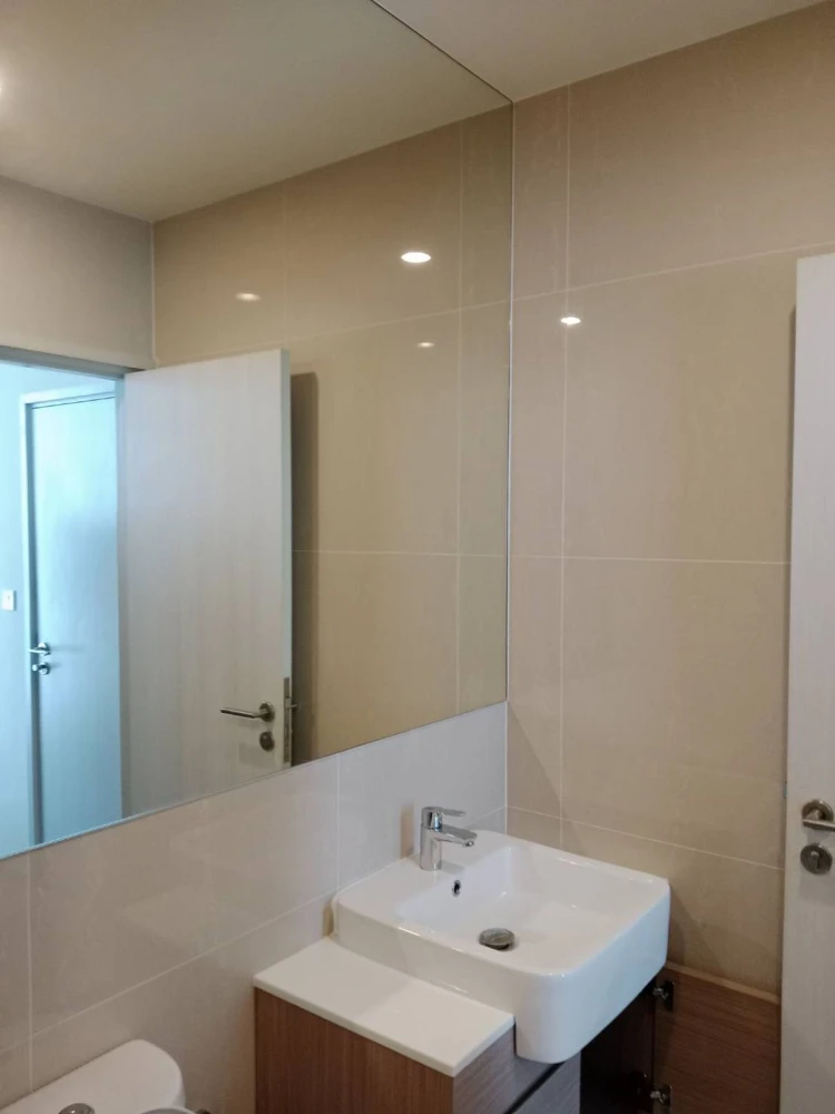 For rent: Noble Revolve Ratchada, 29th floor, fully furnished. Interested? Book now! Urgent!