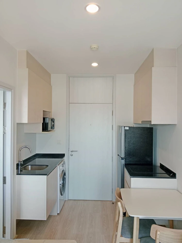 For rent: Noble Revolve Ratchada, 29th floor, fully furnished. Interested? Book now! Urgent!