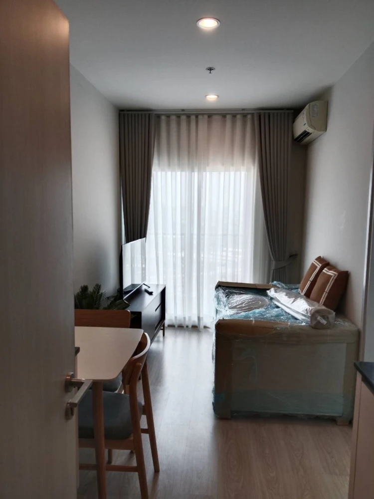 For rent: Noble Revolve Ratchada, 29th floor, fully furnished. Interested? Book now! Urgent!