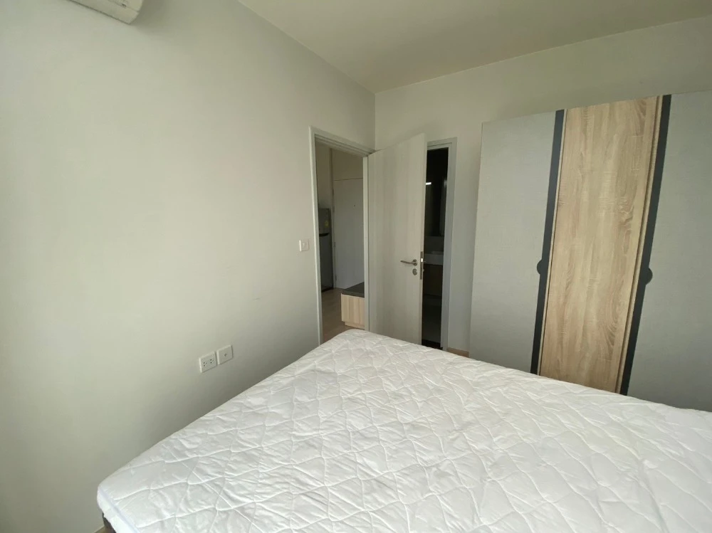 For rent: Noble Revolve Ratchada, 35th floor. A lovely, fully furnished unit—book it now before it’s gone!