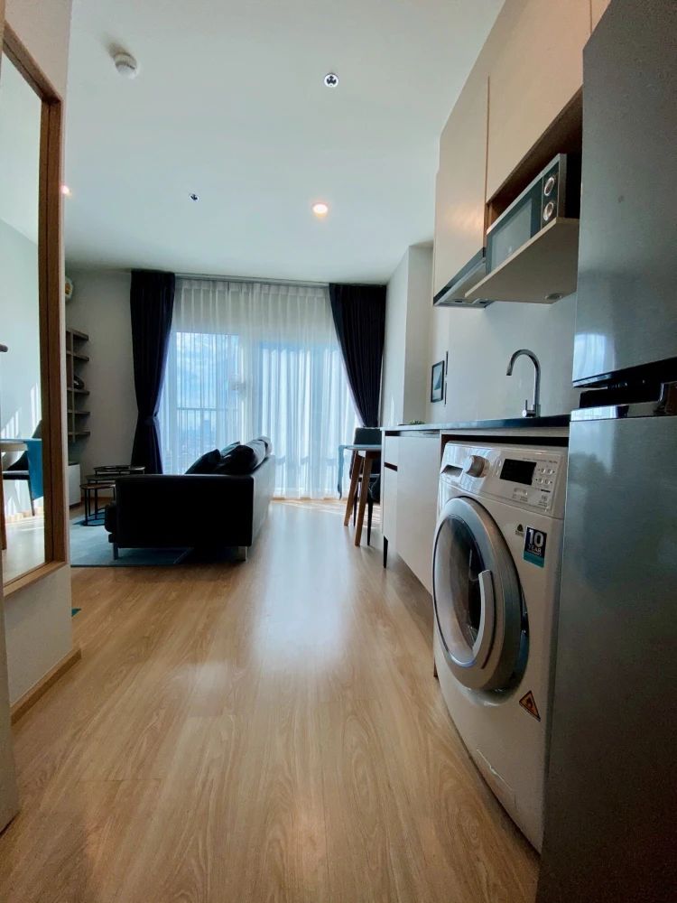 Noble Revolve Ratchada for rent, high floor, spacious and comfortable, corner room with balcony on both sides, book now, don't miss out!