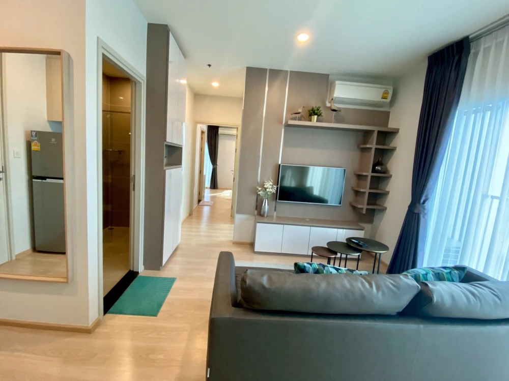 Noble Revolve Ratchada for rent, high floor, spacious and comfortable, corner room with balcony on both sides, book now, don't miss out!