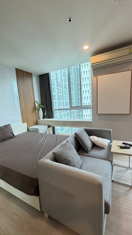 Noble Revolve Ratchada for rent, beautiful room, fully furnished, high floor, city view, great price, hurry and book before it's gone.