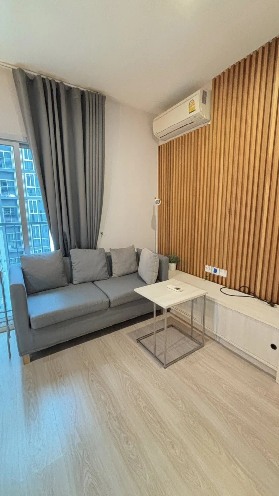 Noble Revolve Ratchada for rent, beautiful room, fully furnished, high floor, city view, great price, hurry and book before it's gone.