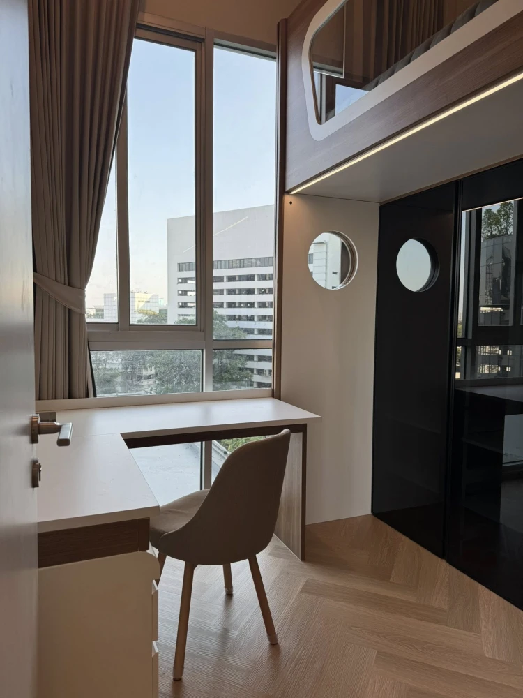 For rent: Noble Revolve Ratchada. 4-meter high ceilings, almost entirely built-in furniture, designed for practicality and comfort.