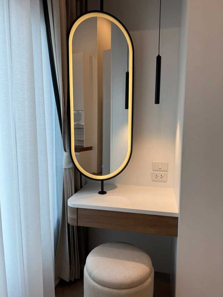 For rent: Noble Revolve Ratchada. 4-meter high ceilings, almost entirely built-in furniture, designed for practicality and comfort.