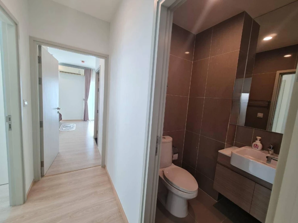 For rent: Noble Revolve Ratchada 2, fully furnished condo, ready to move in, 2 bedrooms, 2 bathrooms, lots of space in the room, hurry up and grab it!