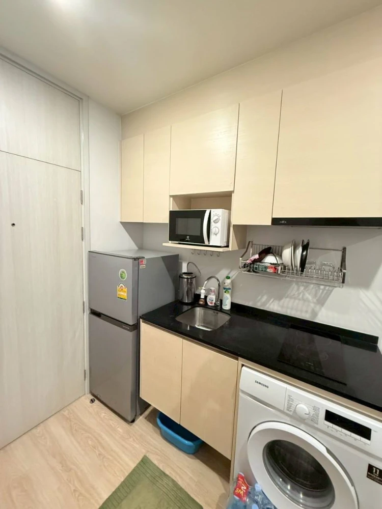 Selling Noble Revolve condo, ready to move in, fully furnished, complete amenities. Just bring your personal belongings and you can move right in!