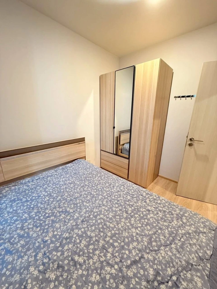 Selling Noble Revolve condo, ready to move in, fully furnished, complete amenities. Just bring your personal belongings and you can move right in!