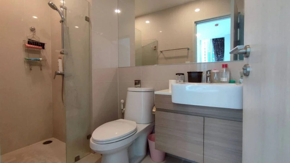 Selling Noble Revolve condo, ready to move in, fully furnished, complete amenities. Just bring your personal belongings and you can move right in!