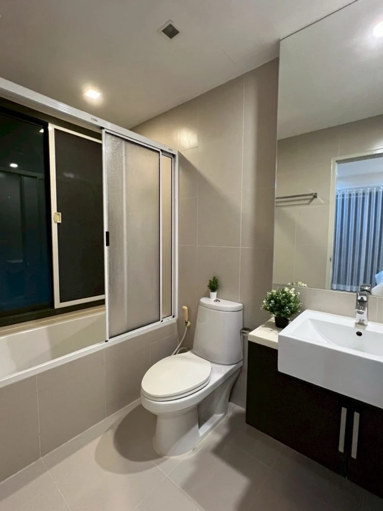 Noble Solo condo for rent, 6th floor, pool view, fully furnished. Book now! Don't miss out! Act fast!