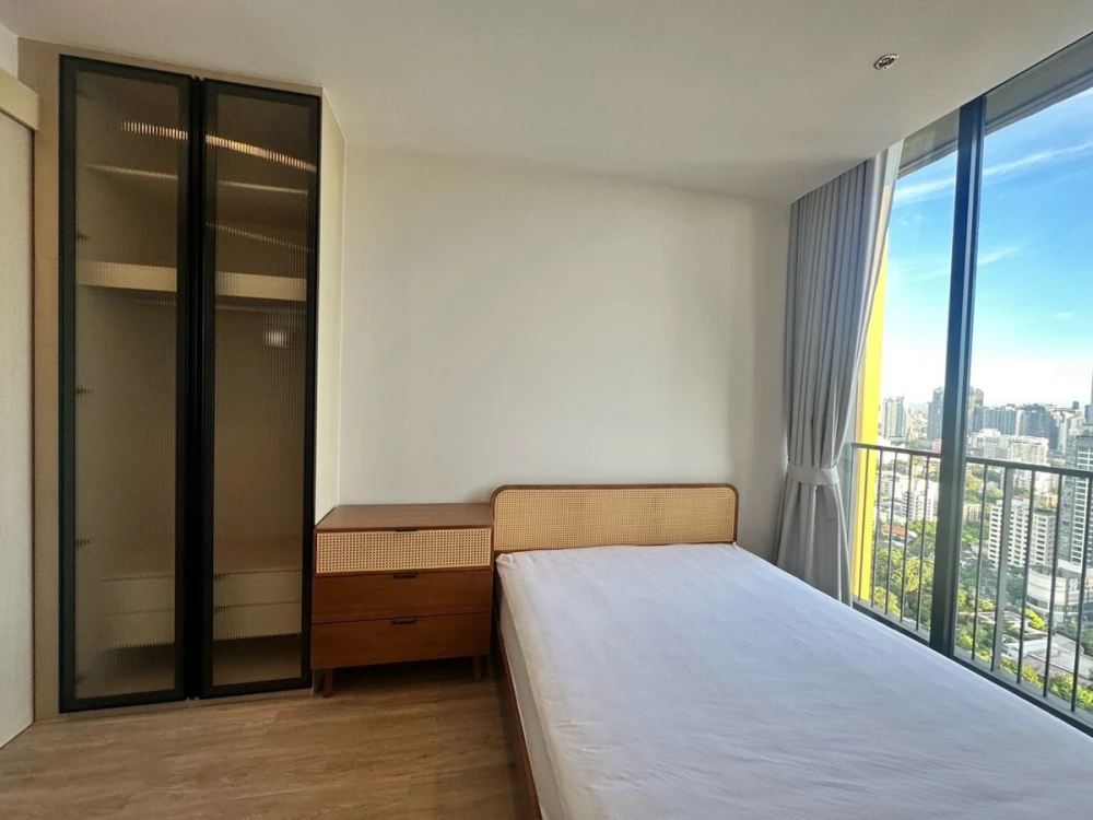 For rent: Noble State 39, 1 bedroom, 1 bathroom, fully furnished, beautiful high-floor view. Move-in ready!