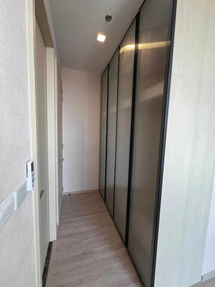 For rent sell: Noble State 39, 2 bedrooms, fully furnished with high-quality built-in furniture, beautiful unblocked views. Don't miss out!