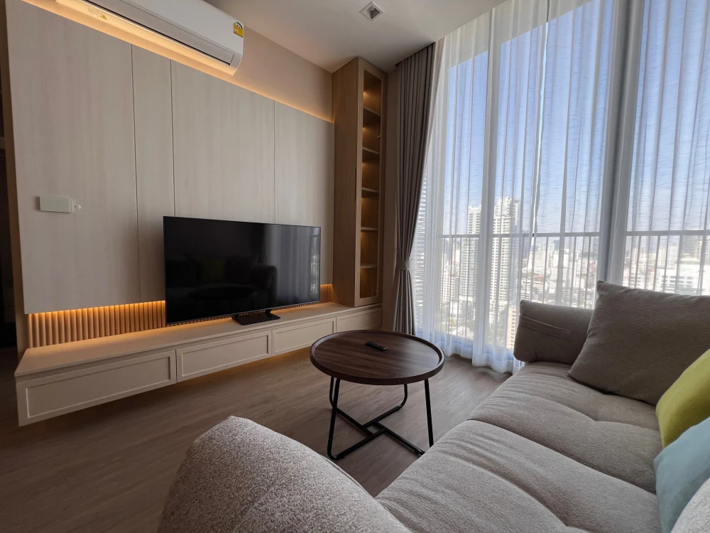 For rent sell: Noble State 39, 2 bedrooms, fully furnished with high-quality built-in furniture, beautiful unblocked views. Don't miss out!