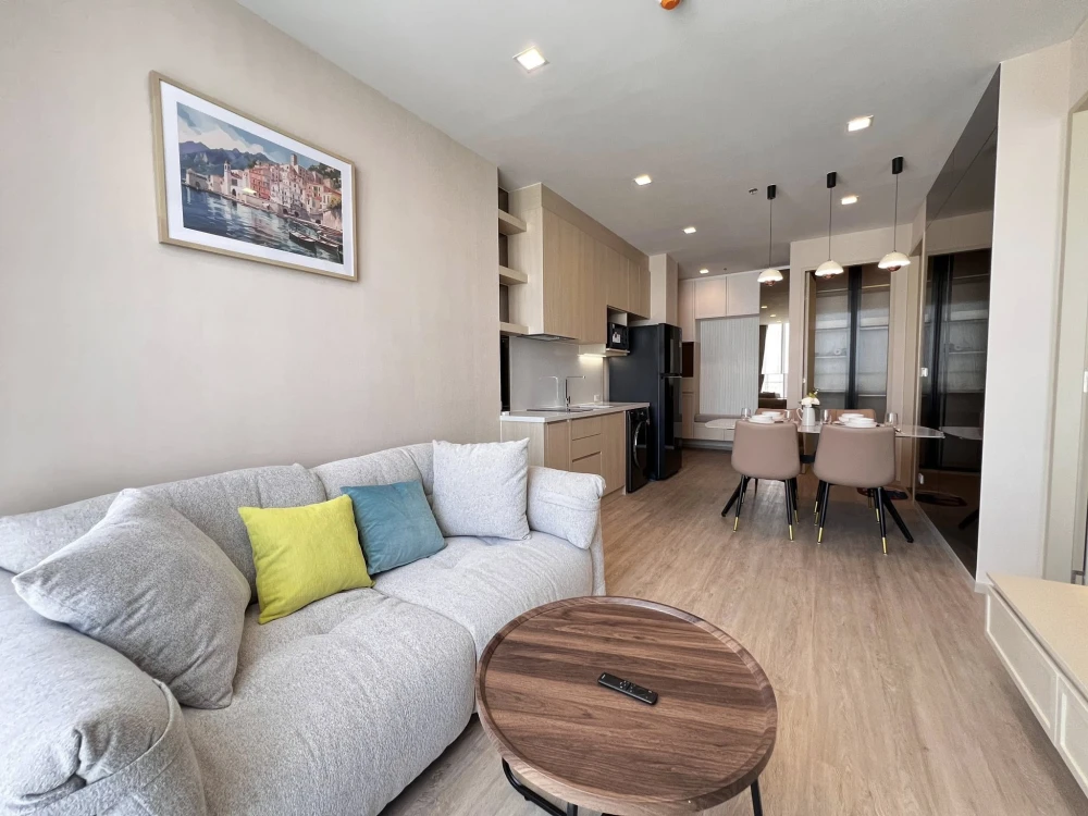 For rent sell: Noble State 39, 2 bedrooms, fully furnished with high-quality built-in furniture, beautiful unblocked views. Don't miss out!