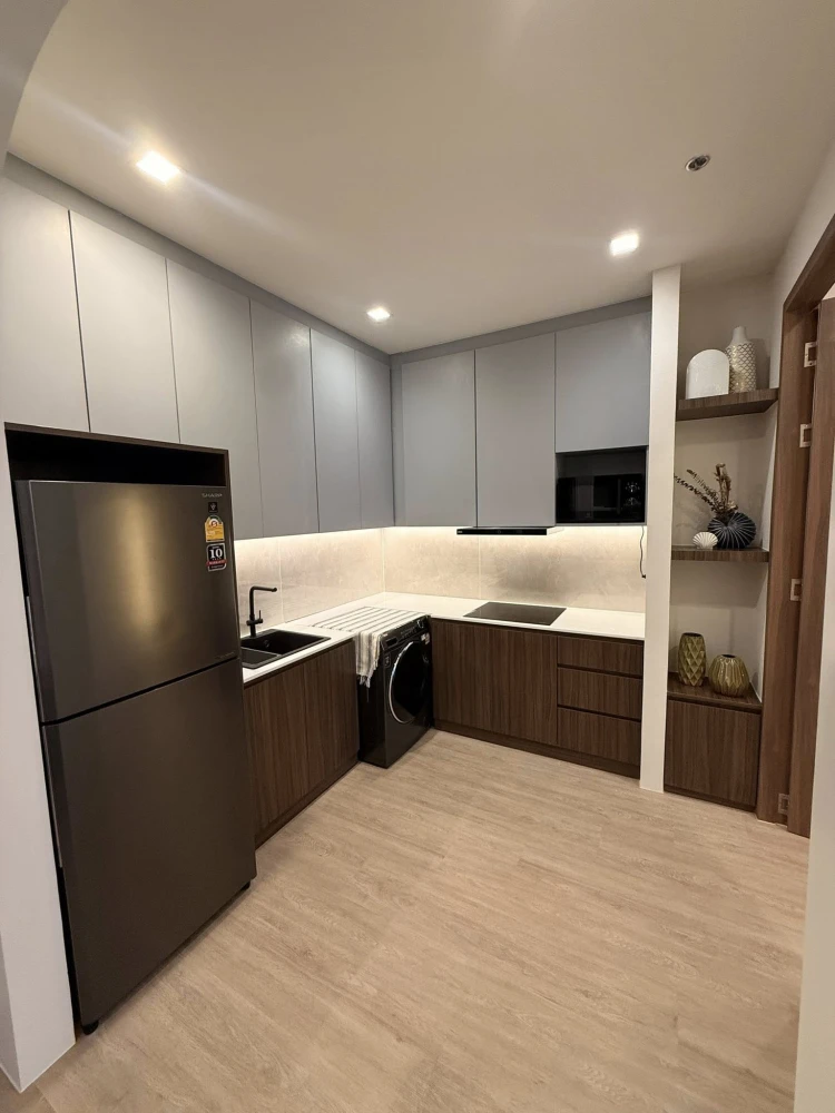 For rent: Noble State 39, 3 bedrooms, spacious living area, high-quality built-in furniture. Book now!