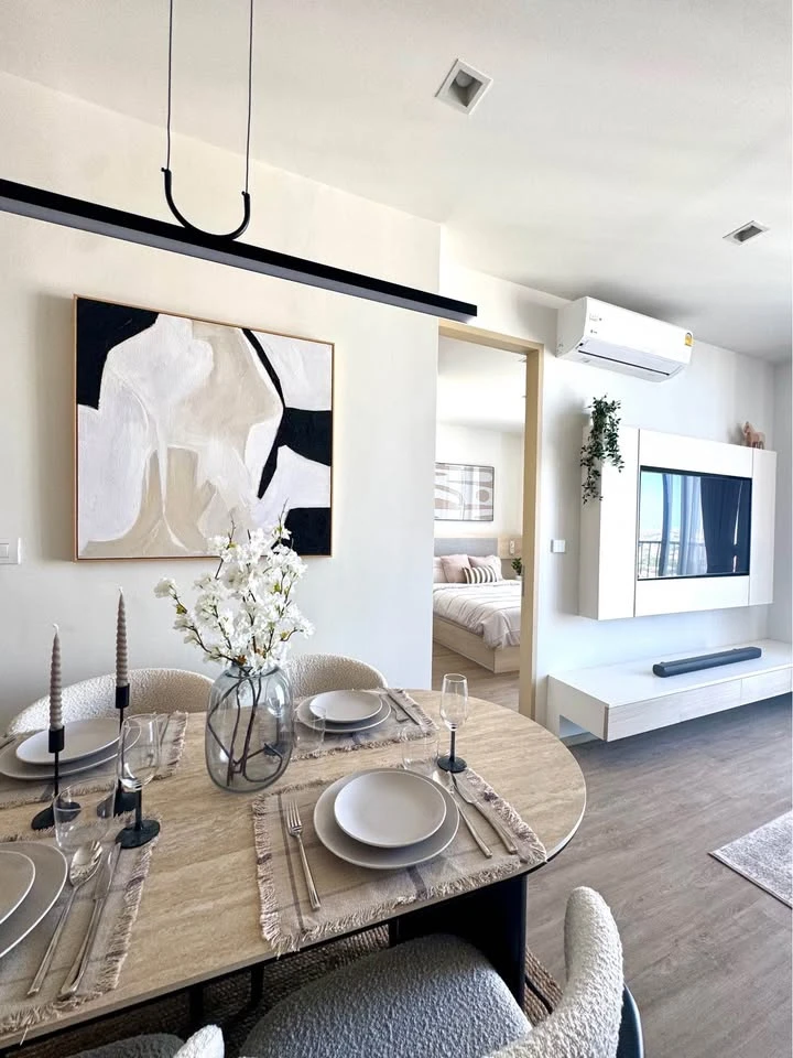 For rent: Noble State 39, a modern and cozy 2-bedroom condo with unobstructed city views. Ready to move in.