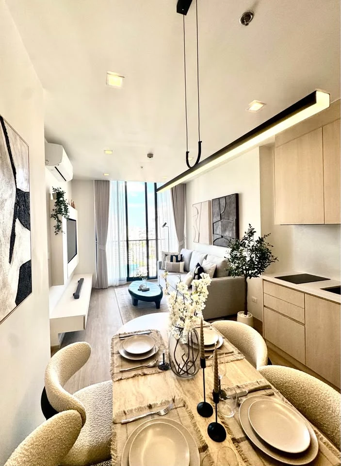 For rent: Noble State 39, a modern and cozy 2-bedroom condo with unobstructed city views. Ready to move in.