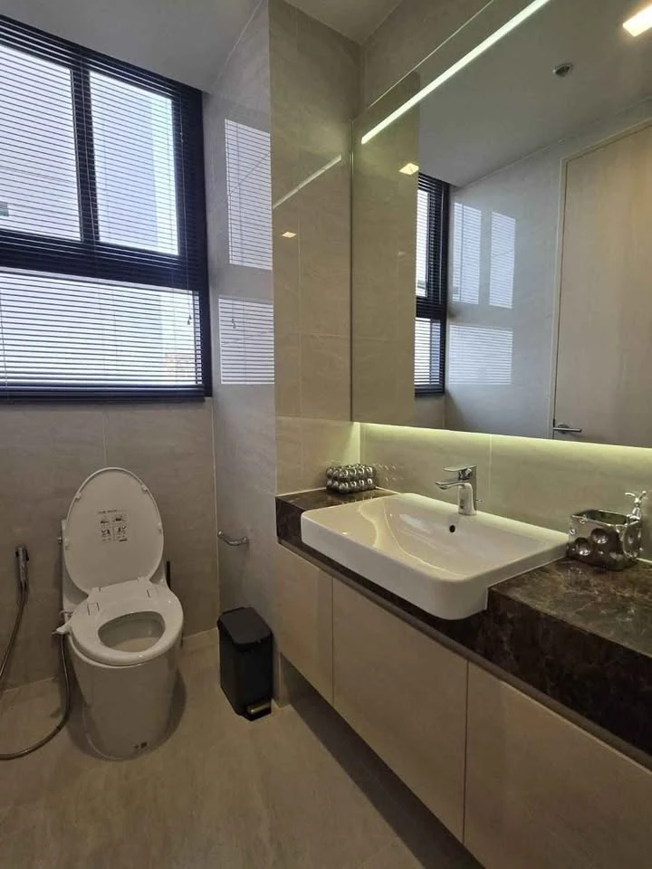For rent: Noble State 39, 27th floor, very high, great breeze, lots of space, definitely comfortable, you can't miss out on booking.